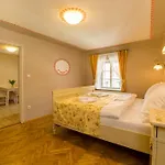 Kajovska 63 *