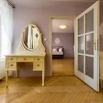 公寓 Kajovska 63