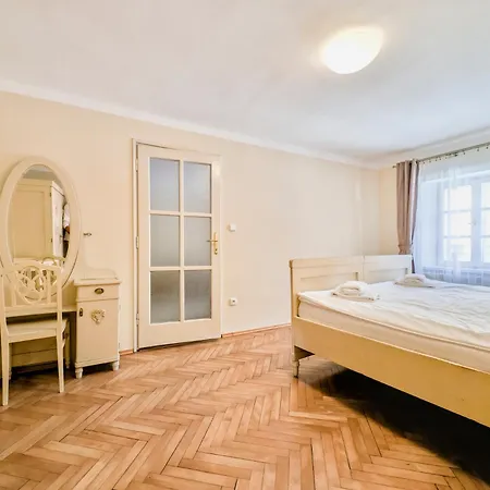 Kajovska 63 Апартаменты